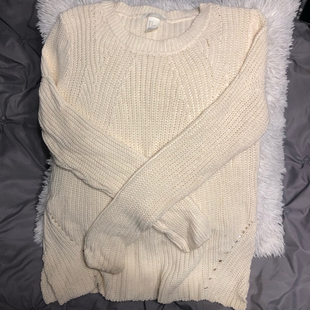 H&M knitted white sweater